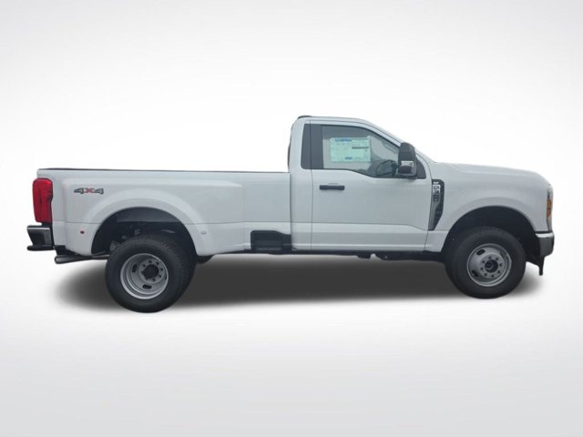 2026 Ford Super Duty F-350 DRW XLT