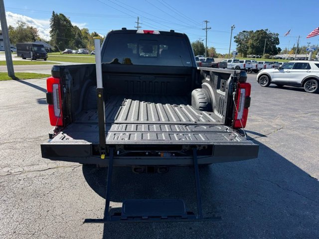 2026 Ford Super Duty F-350 SRW Platinum