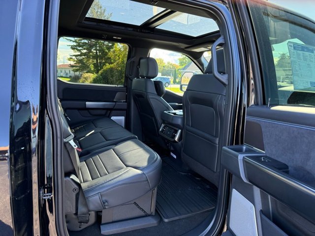 2026 Ford Super Duty F-350 SRW Platinum