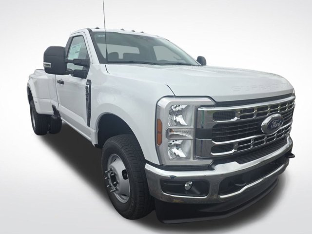 2026 Ford Super Duty F-350 DRW XLT