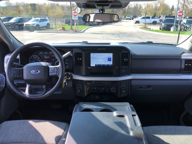 2025 Ford Super Duty F-350 SRW XLT